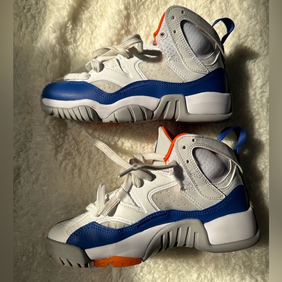 Air Jordan Jumpman Two Trey Grade School ‘Wheaties’ White Hyper Royal - Picture 5 of 11
